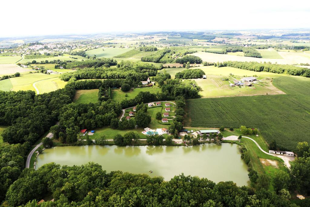 Lac De Cancon Esterno foto