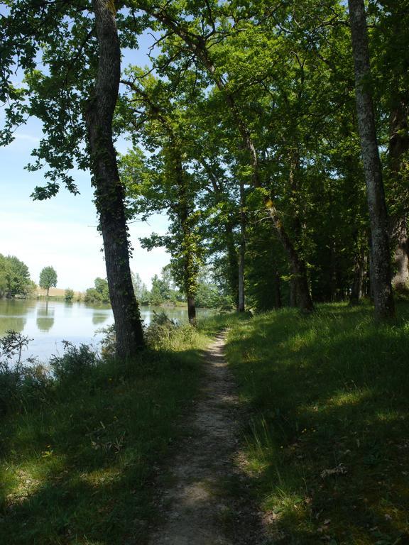 Lac De Cancon Esterno foto